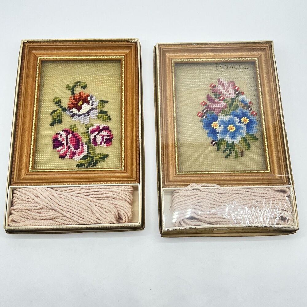 VTG MCM 1960/70s Paragon Needlecraft Flowers Tapestry w/Fruitwood w/Gold Frame